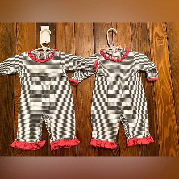 Navy & white striped w/ hot pink trim. Squiggles by Charlie. 0/3m. - Picture 1 of 1